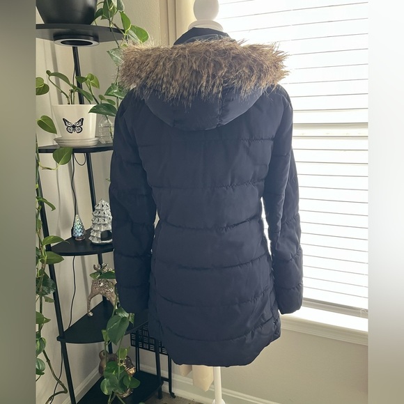 H&M Women's Navy Puffer Jacket with Faux Fur Trim - Picture 7 of 9